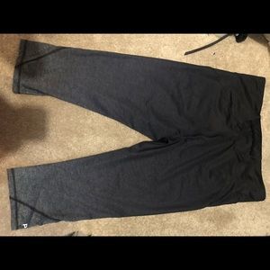 Peloton-branded Shape Protech Capri leggings -XL